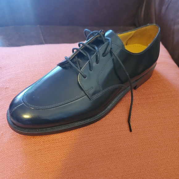 Cole Haan OxFords size 9 main image 6